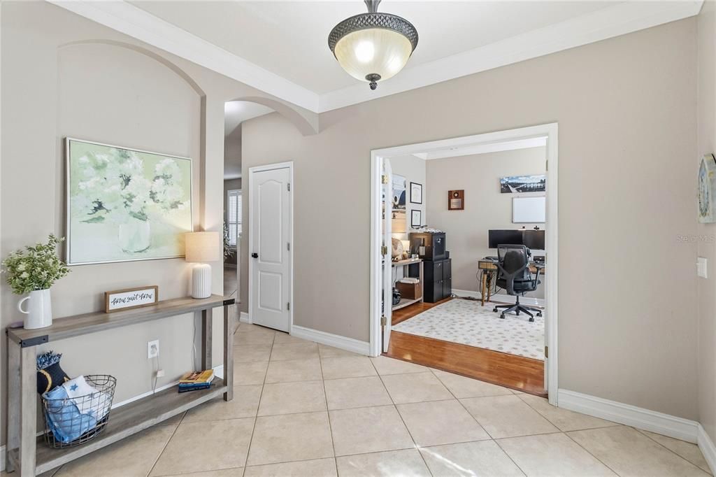 待售: $425,000 (4 贝兹, 2 浴室, 2552 平方英尺)