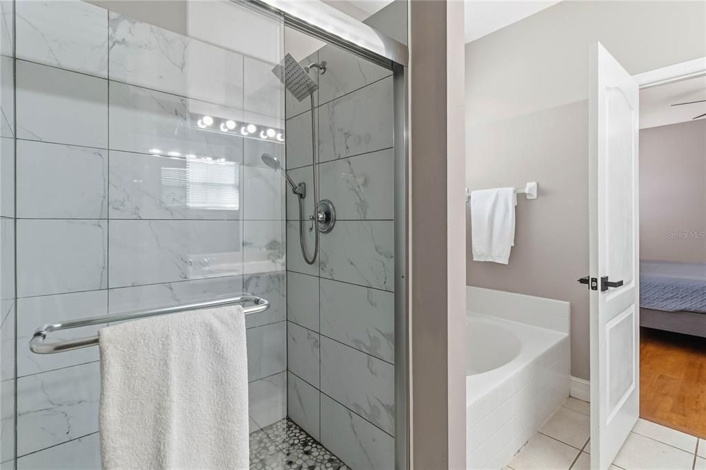 待售: $425,000 (4 贝兹, 2 浴室, 2552 平方英尺)