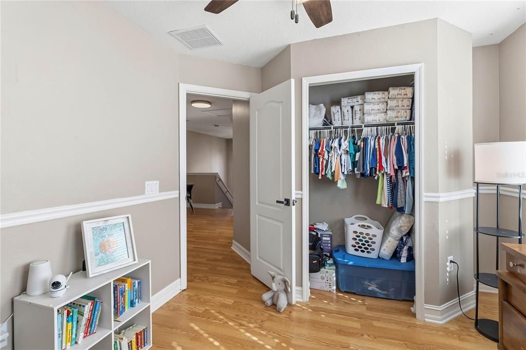 待售: $425,000 (4 贝兹, 2 浴室, 2552 平方英尺)