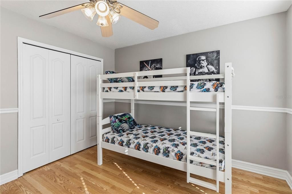 待售: $425,000 (4 贝兹, 2 浴室, 2552 平方英尺)