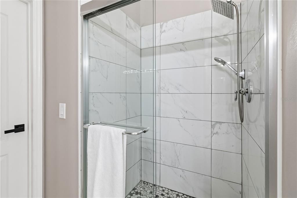 待售: $425,000 (4 贝兹, 2 浴室, 2552 平方英尺)