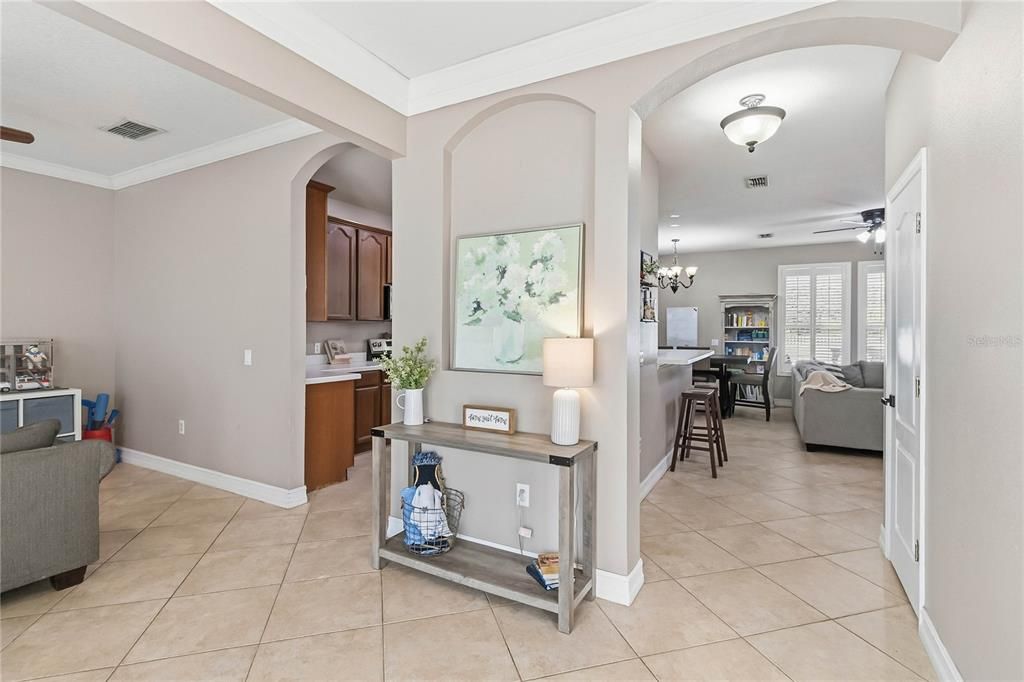 待售: $425,000 (4 贝兹, 2 浴室, 2552 平方英尺)