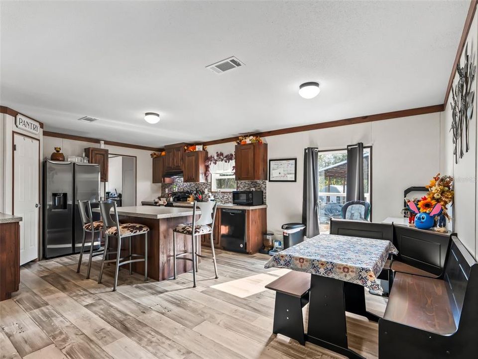 For Sale: $395,000 (5 beds, 3 baths, 1920 Square Feet)