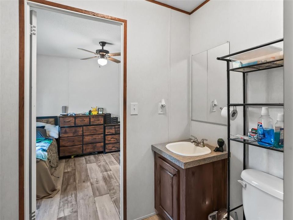 For Sale: $395,000 (5 beds, 3 baths, 1920 Square Feet)