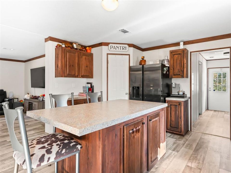 For Sale: $395,000 (5 beds, 3 baths, 1920 Square Feet)