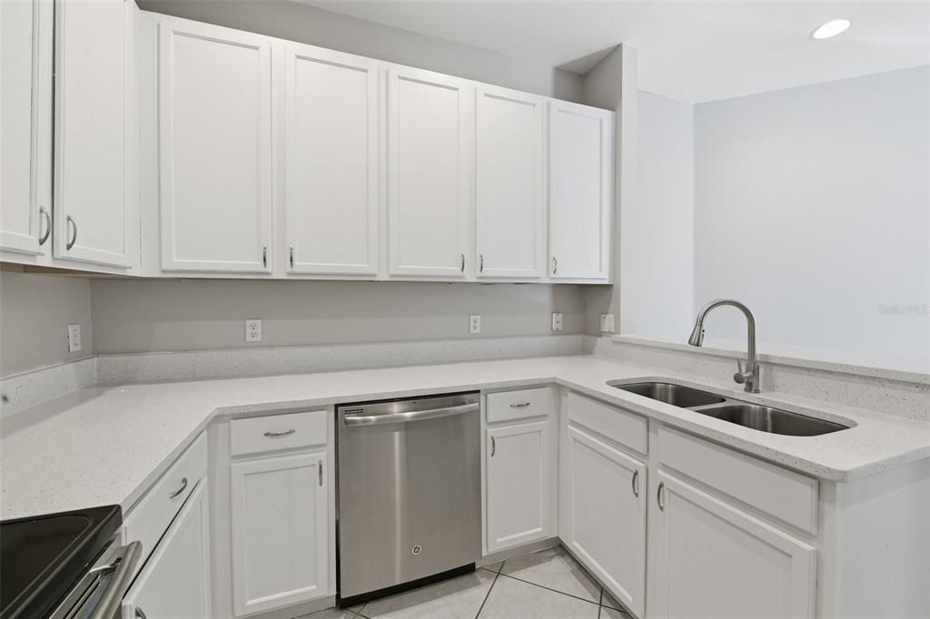 待售: $319,900 (3 贝兹, 2 浴室, 1386 平方英尺)