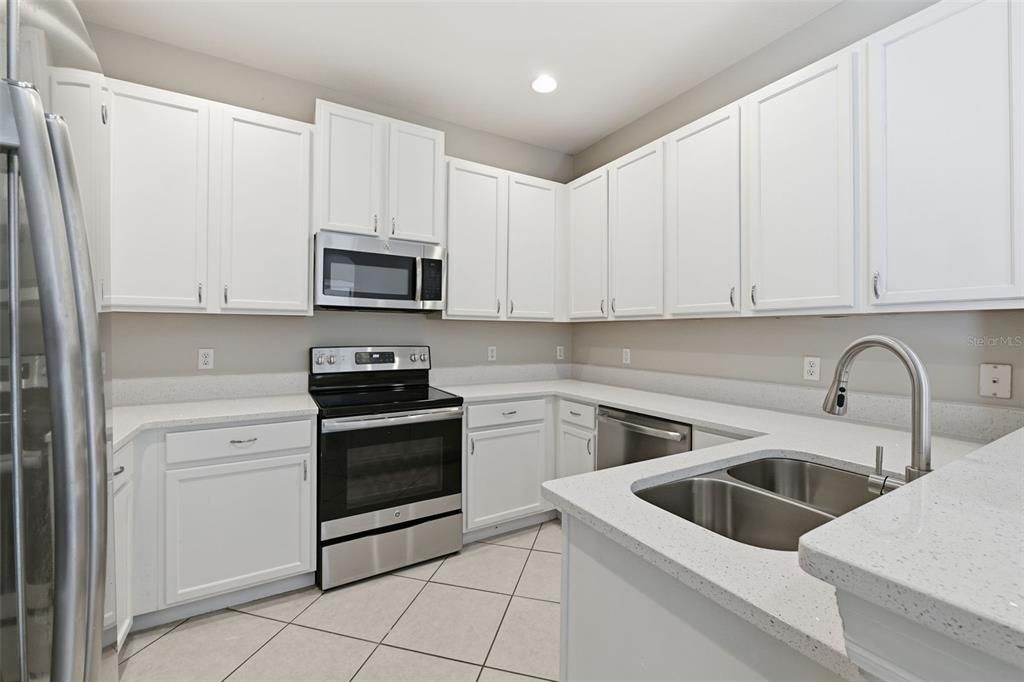 待售: $319,900 (3 贝兹, 2 浴室, 1386 平方英尺)