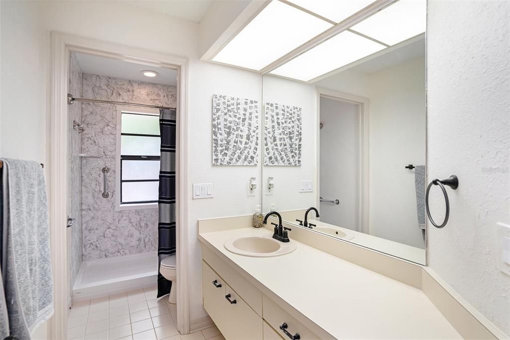 待售: $600,000 (4 贝兹, 2 浴室, 2765 平方英尺)