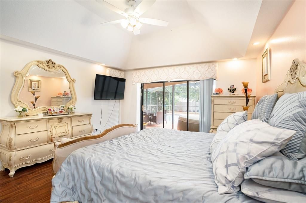 待售: $600,000 (4 贝兹, 2 浴室, 2765 平方英尺)