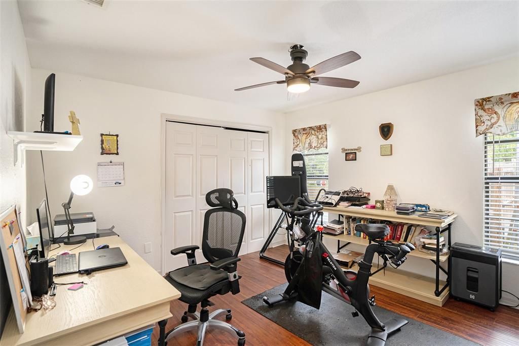 待售: $600,000 (4 贝兹, 2 浴室, 2765 平方英尺)