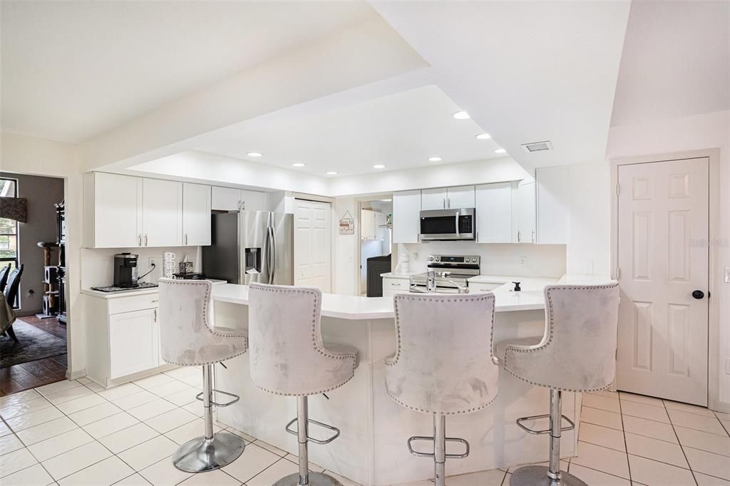 待售: $600,000 (4 贝兹, 2 浴室, 2765 平方英尺)