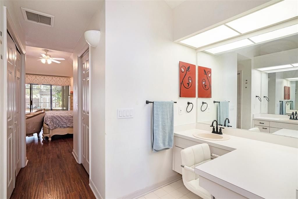 待售: $600,000 (4 贝兹, 2 浴室, 2765 平方英尺)