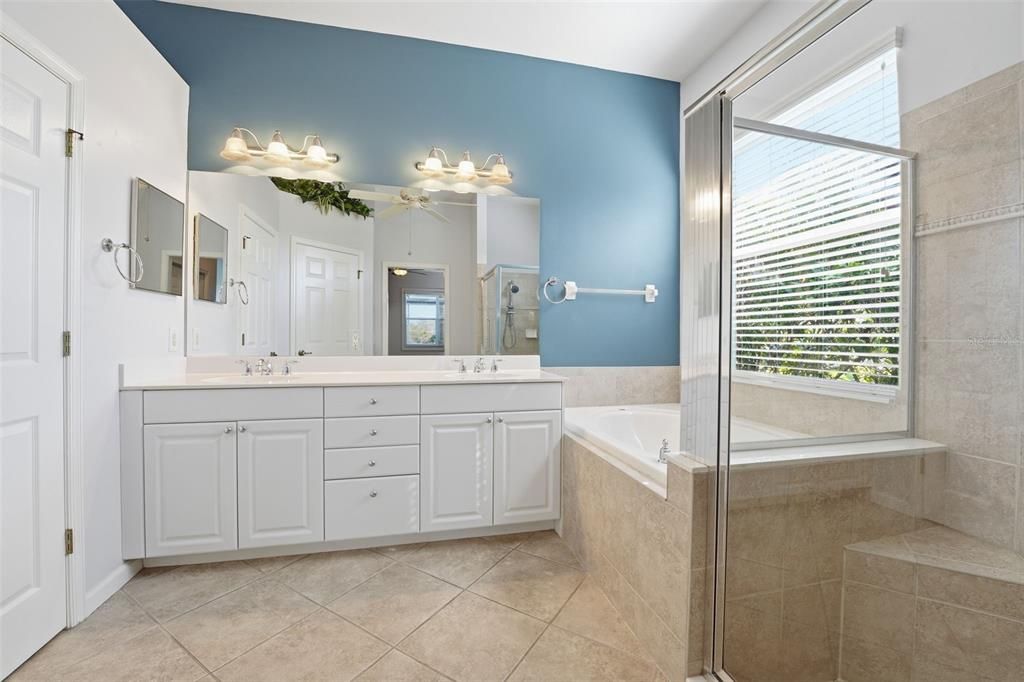 На продажу: $449,000 (3 спален, 2 ванн, 1823 Квадратных фут)