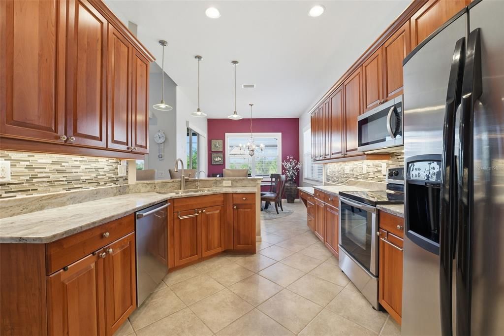 На продажу: $449,000 (3 спален, 2 ванн, 1823 Квадратных фут)