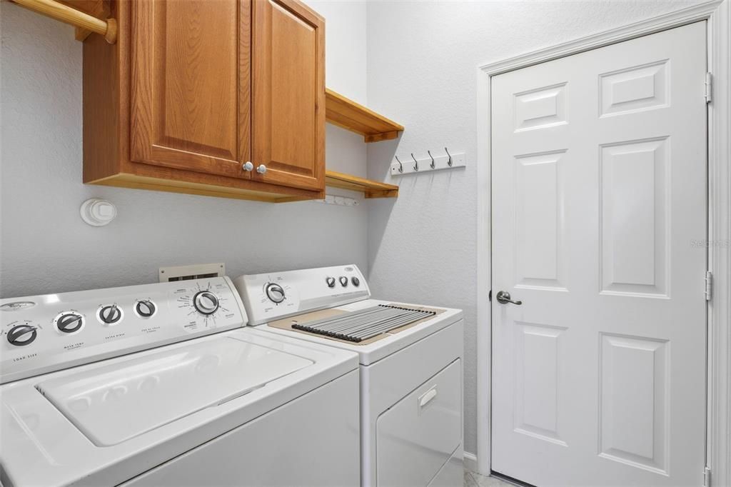 На продажу: $449,000 (3 спален, 2 ванн, 1823 Квадратных фут)