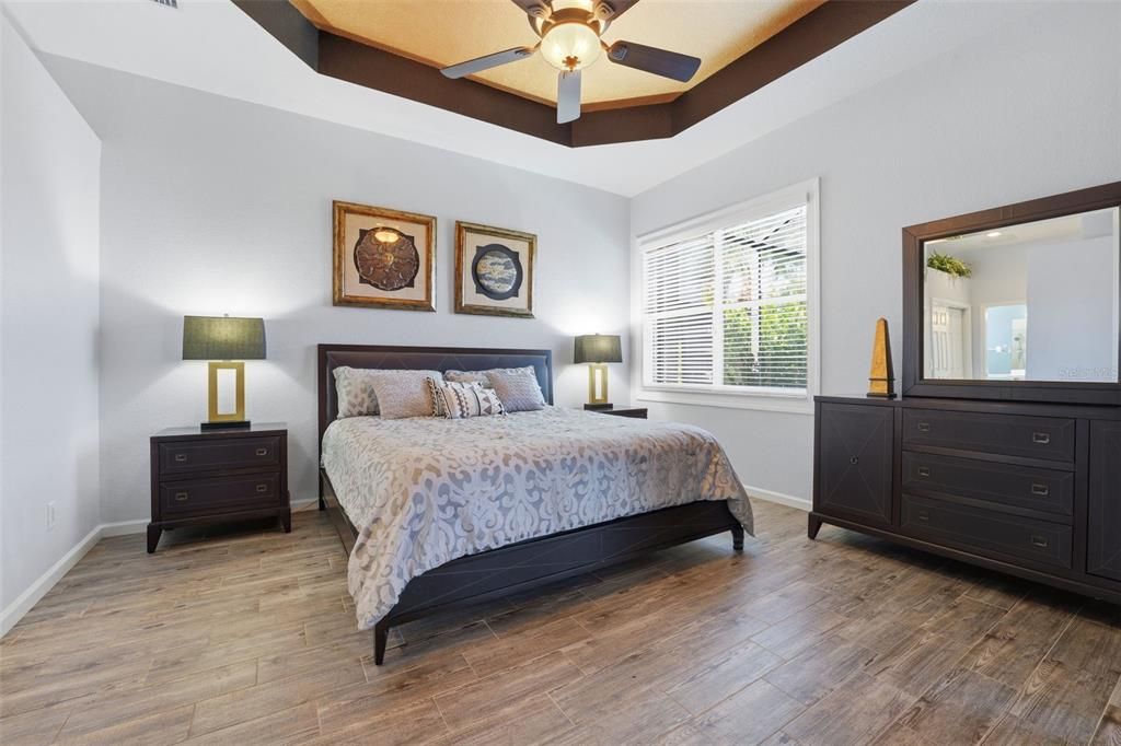 На продажу: $449,000 (3 спален, 2 ванн, 1823 Квадратных фут)