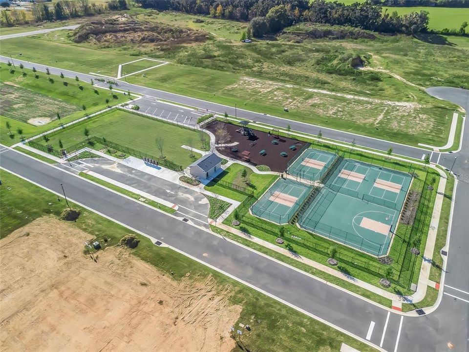 待售: $438,672 (4 贝兹, 2 浴室, 1796 平方英尺)