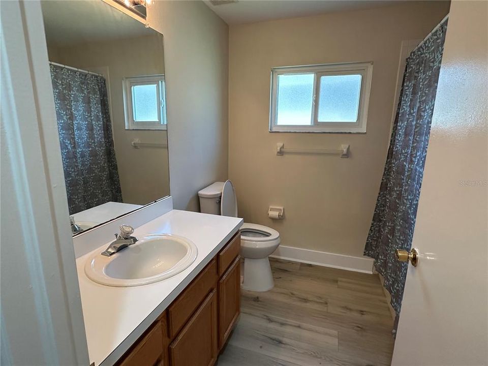 待售: $390,000 (4 贝兹, 2 浴室, 1675 平方英尺)