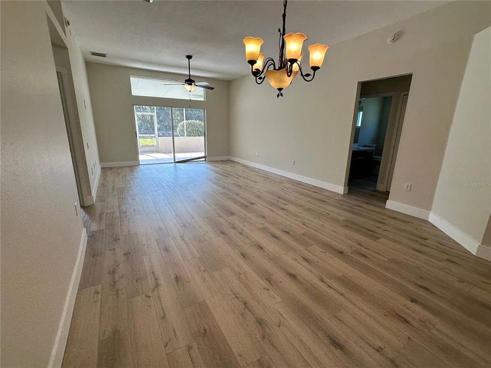 待售: $390,000 (4 贝兹, 2 浴室, 1675 平方英尺)