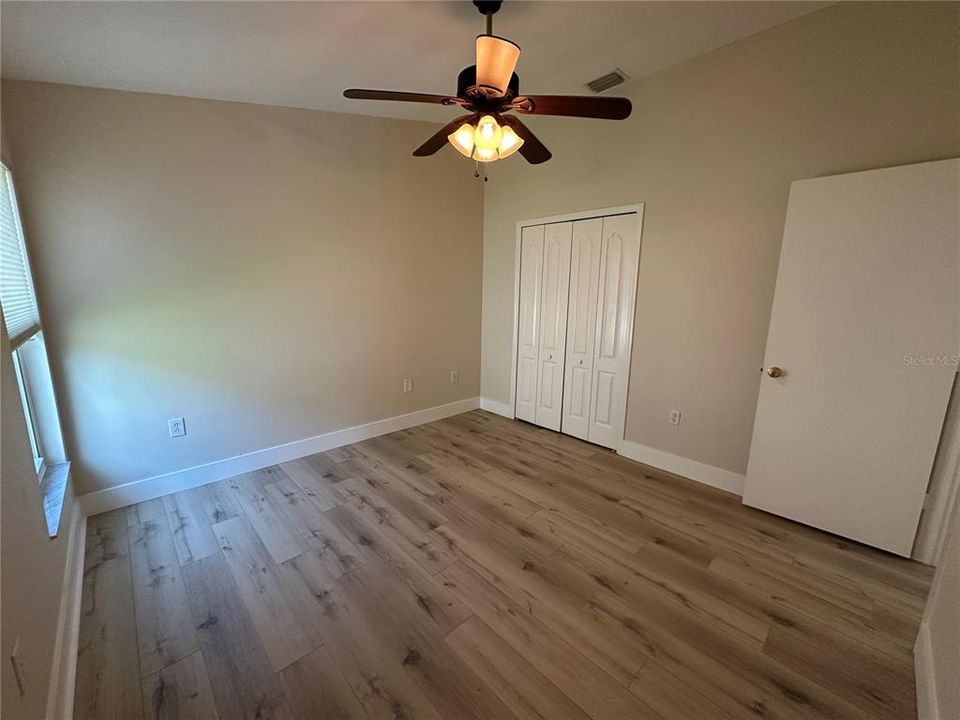 待售: $390,000 (4 贝兹, 2 浴室, 1675 平方英尺)