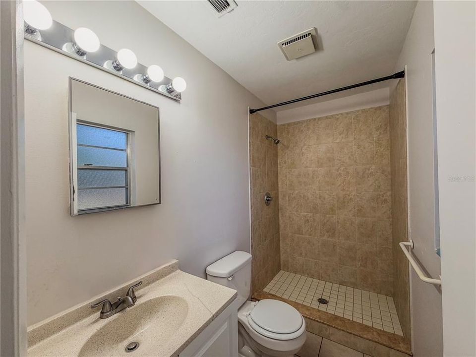 For Rent: $1,850 (3 beds, 2 baths, 1170 Square Feet)