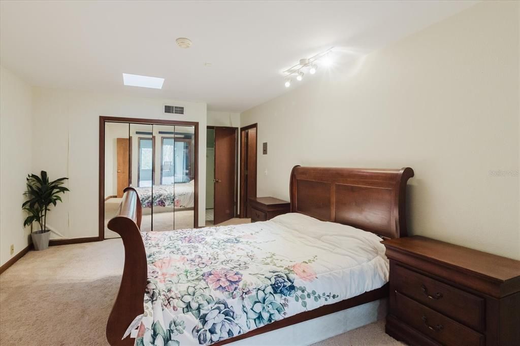 待售: $1,175,000 (6 贝兹, 5 浴室, 4502 平方英尺)