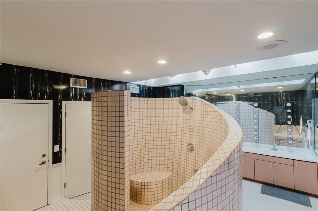 待售: $1,175,000 (6 贝兹, 5 浴室, 4502 平方英尺)