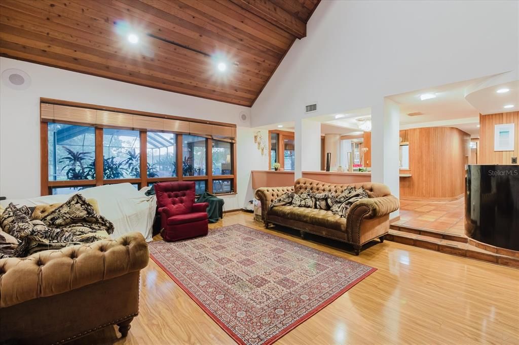 待售: $1,175,000 (6 贝兹, 5 浴室, 4502 平方英尺)