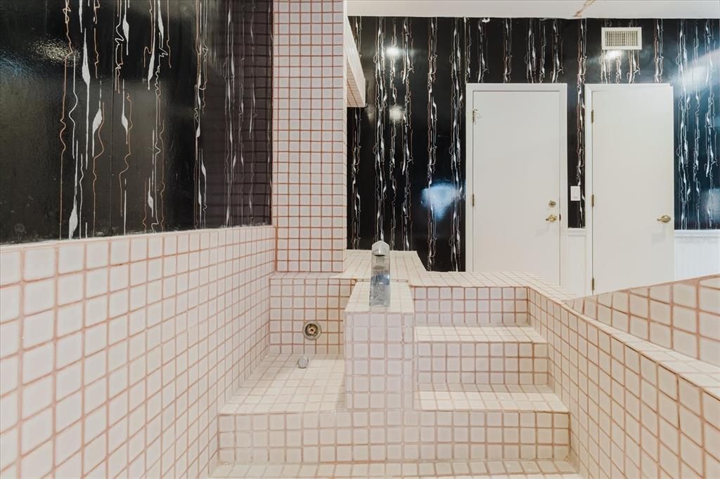 待售: $1,175,000 (6 贝兹, 5 浴室, 4502 平方英尺)