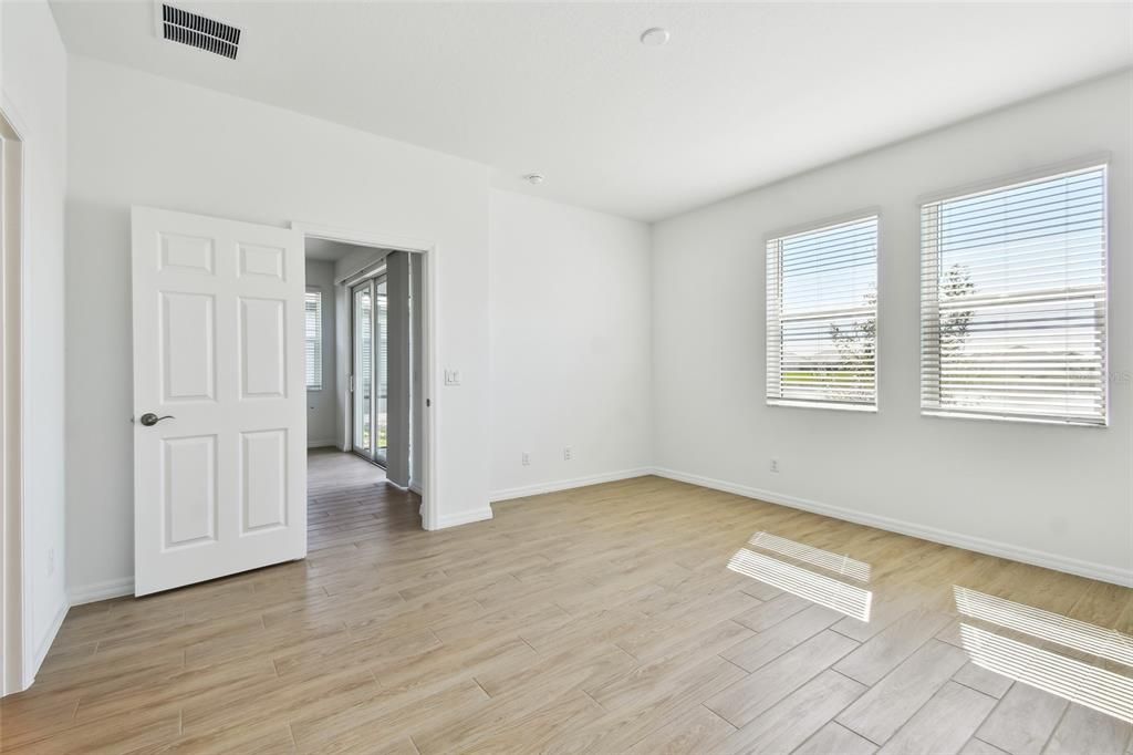 For Sale: $469,999 (2 beds, 2 baths, 1671 Square Feet)