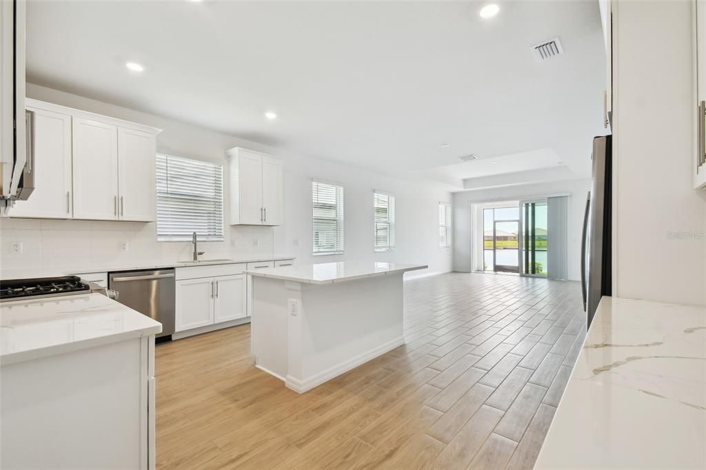 For Sale: $469,999 (2 beds, 2 baths, 1671 Square Feet)