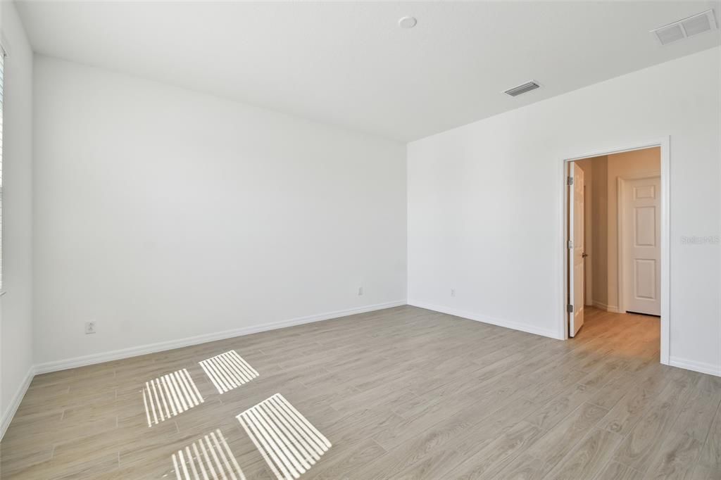 For Sale: $469,999 (2 beds, 2 baths, 1671 Square Feet)