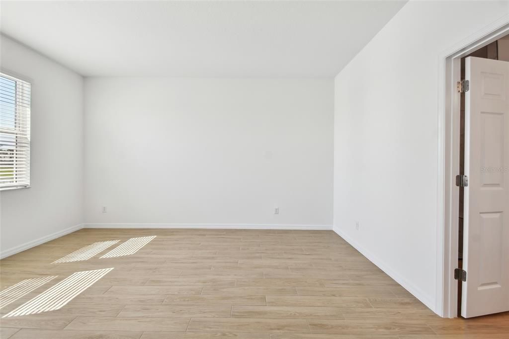 For Sale: $469,999 (2 beds, 2 baths, 1671 Square Feet)