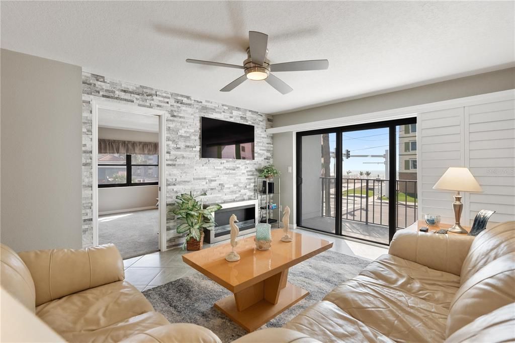 待售: $599,000 (2 贝兹, 2 浴室, 1175 平方英尺)