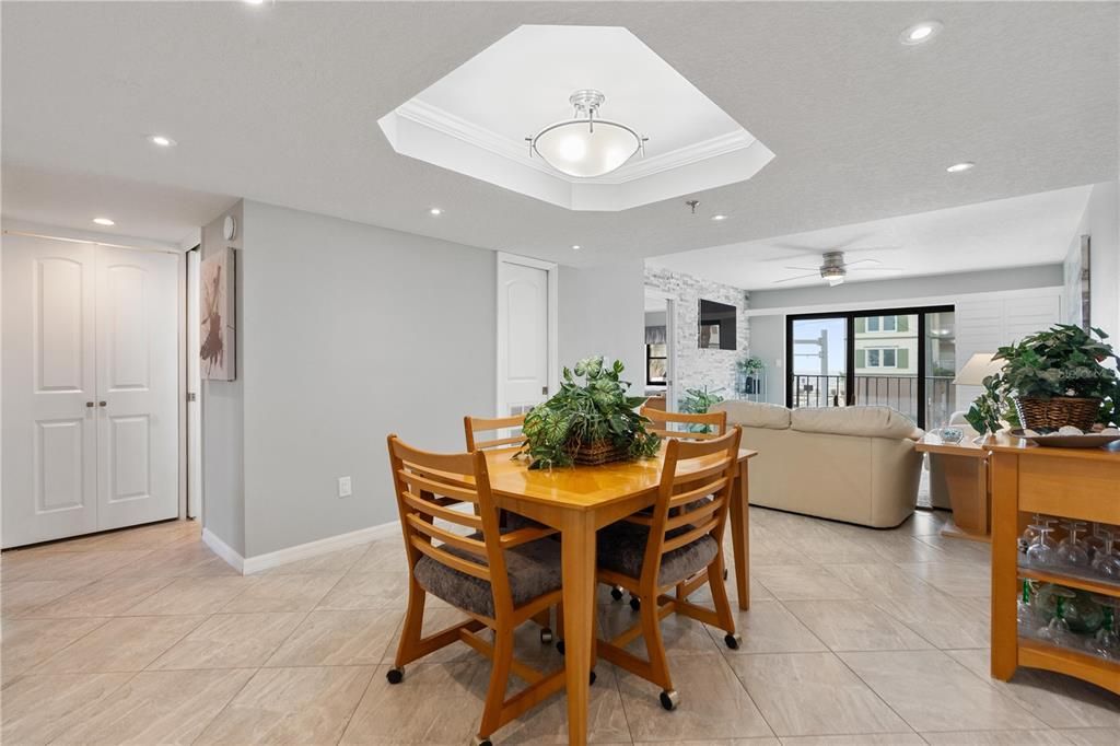 待售: $599,000 (2 贝兹, 2 浴室, 1175 平方英尺)