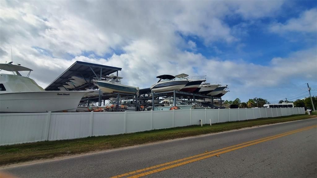 На продажу: $210,000 (0.28 acres)