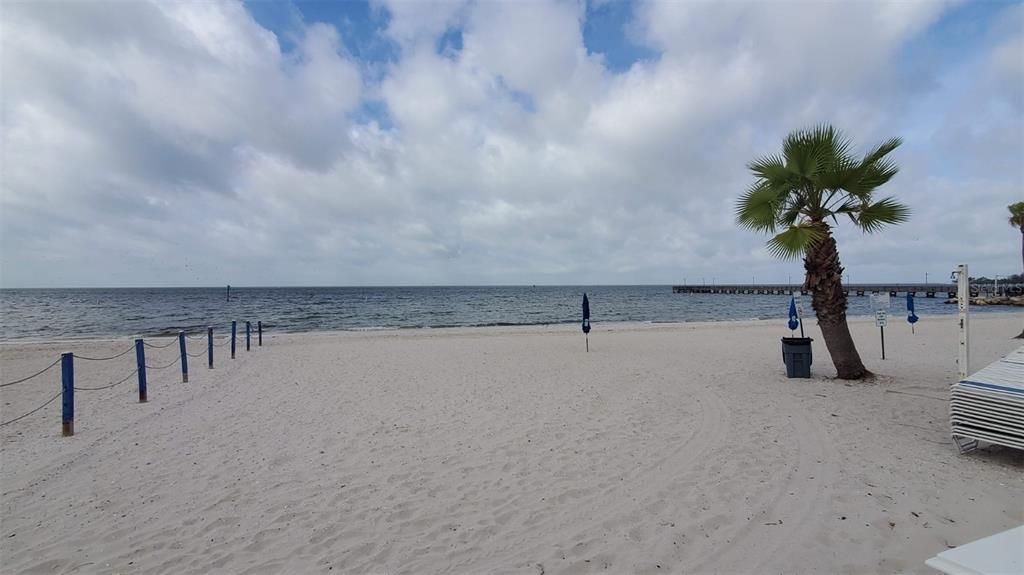 На продажу: $210,000 (0.28 acres)