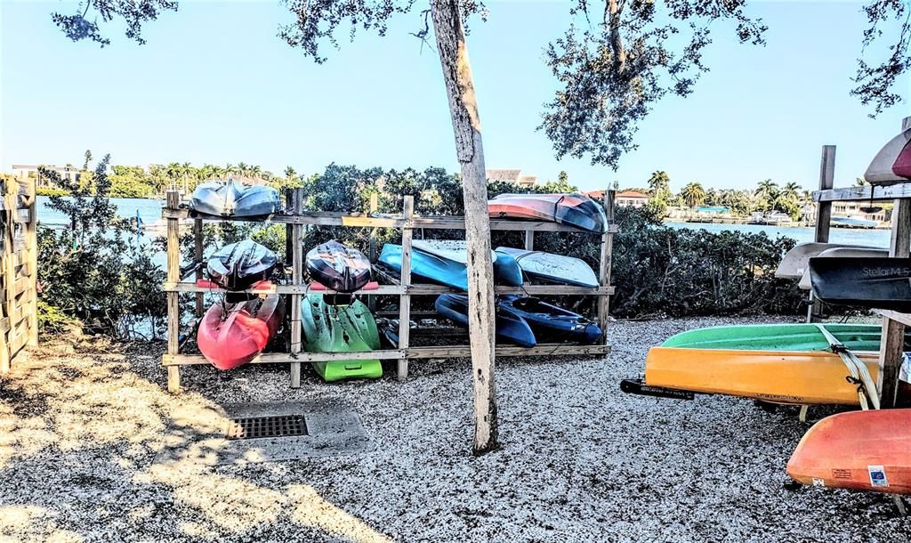 出租: $2,000 (2 贝兹, 1 浴室, 900 平方英尺)