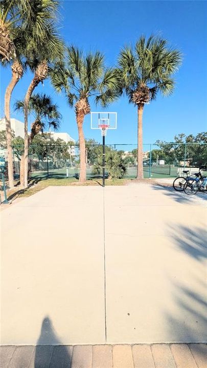 出租: $2,000 (2 贝兹, 1 浴室, 900 平方英尺)