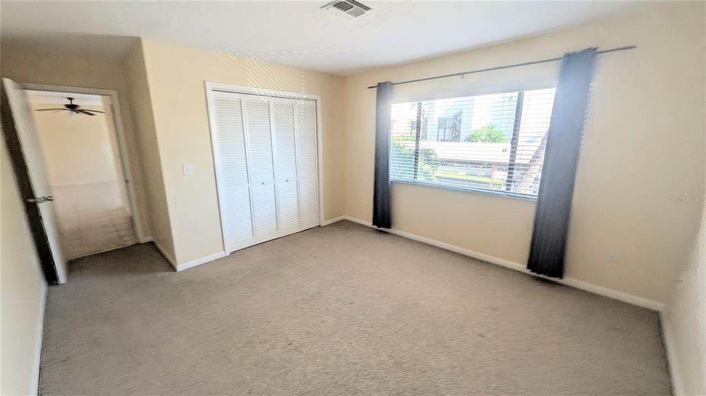 出租: $2,000 (2 贝兹, 1 浴室, 900 平方英尺)