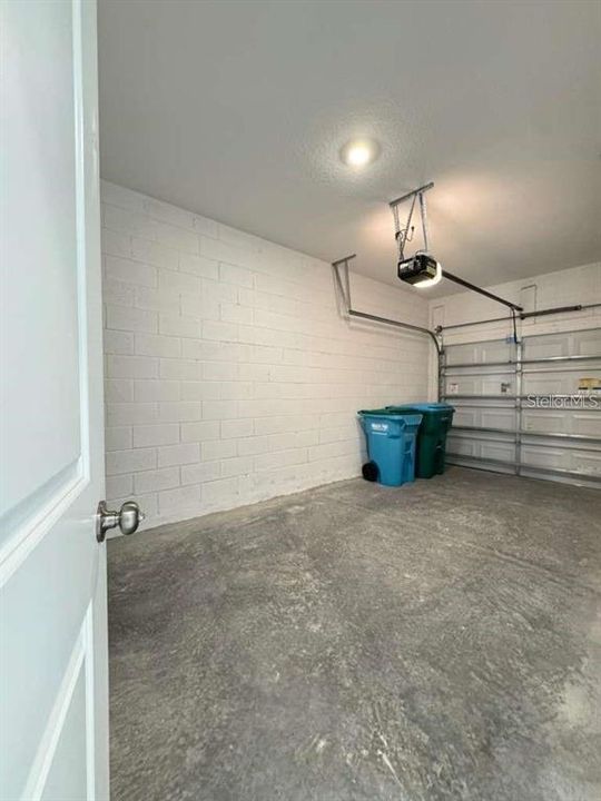 For Rent: $1,895 (3 beds, 2 baths, 1404 Square Feet)