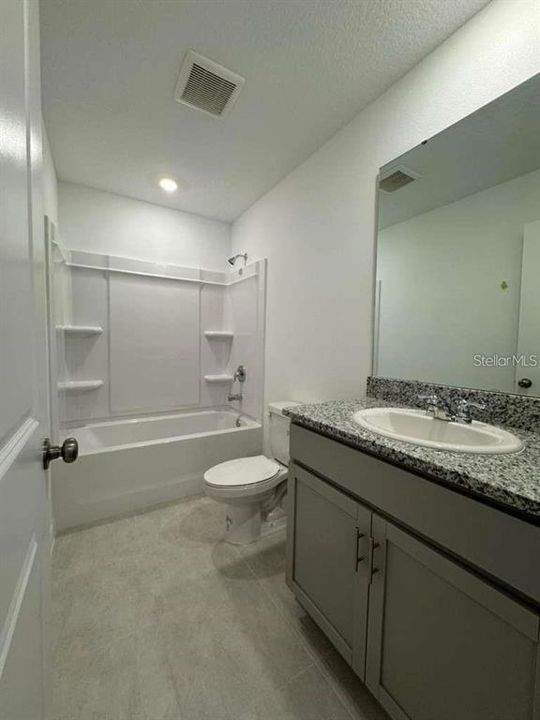 For Rent: $1,895 (3 beds, 2 baths, 1404 Square Feet)