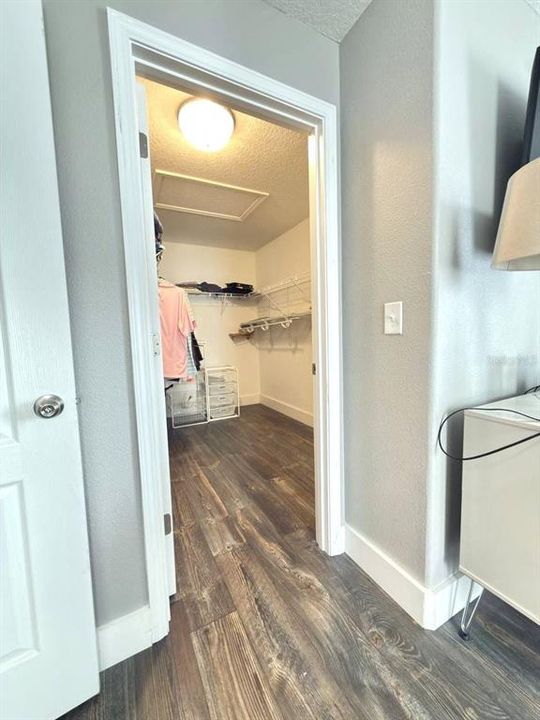 На продажу: $338,988 (3 спален, 2 ванн, 1717 Квадратных фут)