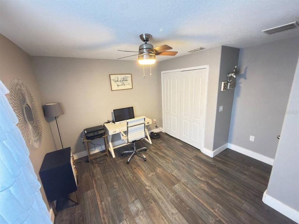 На продажу: $338,988 (3 спален, 2 ванн, 1717 Квадратных фут)