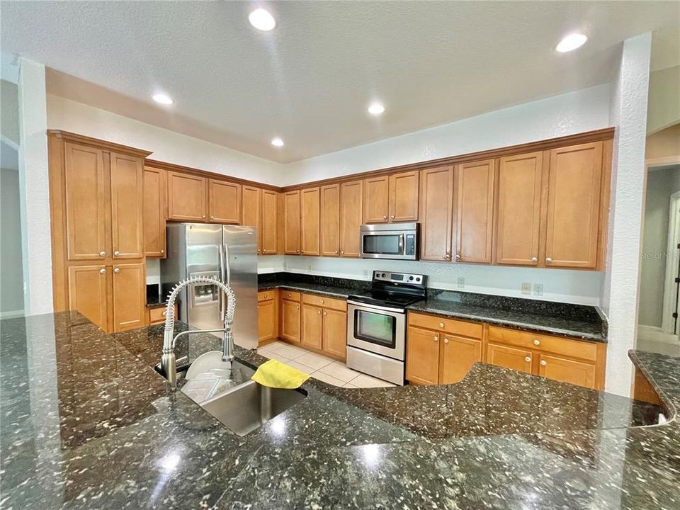 出租: $2,900 (3 贝兹, 2 浴室, 2156 平方英尺)