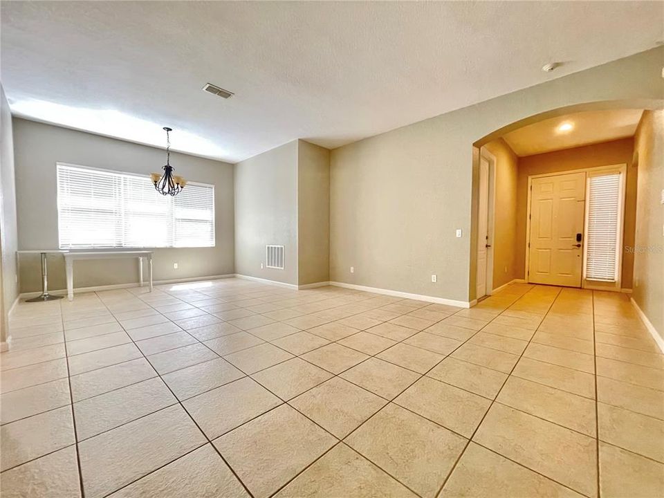 出租: $2,900 (3 贝兹, 2 浴室, 2156 平方英尺)