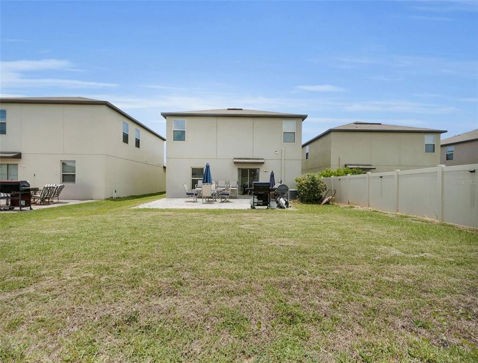 待售: $335,000 (6 贝兹, 3 浴室, 2614 平方英尺)