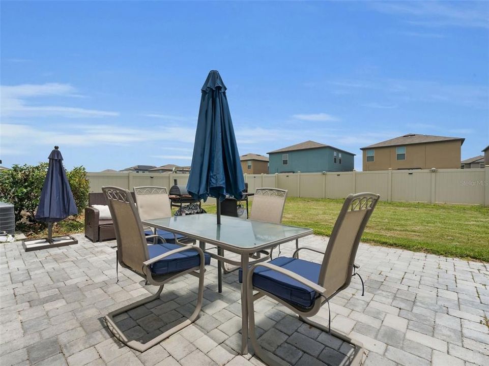 待售: $335,000 (6 贝兹, 3 浴室, 2614 平方英尺)