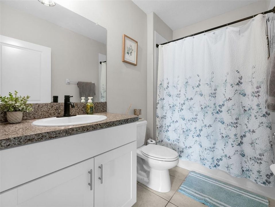 待售: $335,000 (6 贝兹, 3 浴室, 2614 平方英尺)