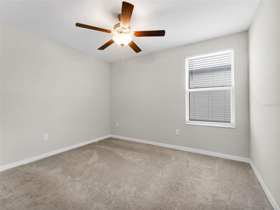 待售: $335,000 (6 贝兹, 3 浴室, 2614 平方英尺)